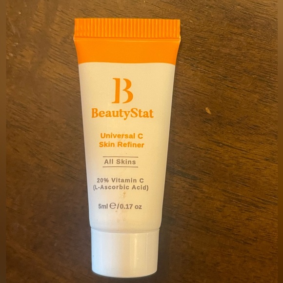 Ipsy bag with 6 new make up & beauty items - Picture 3 of 9